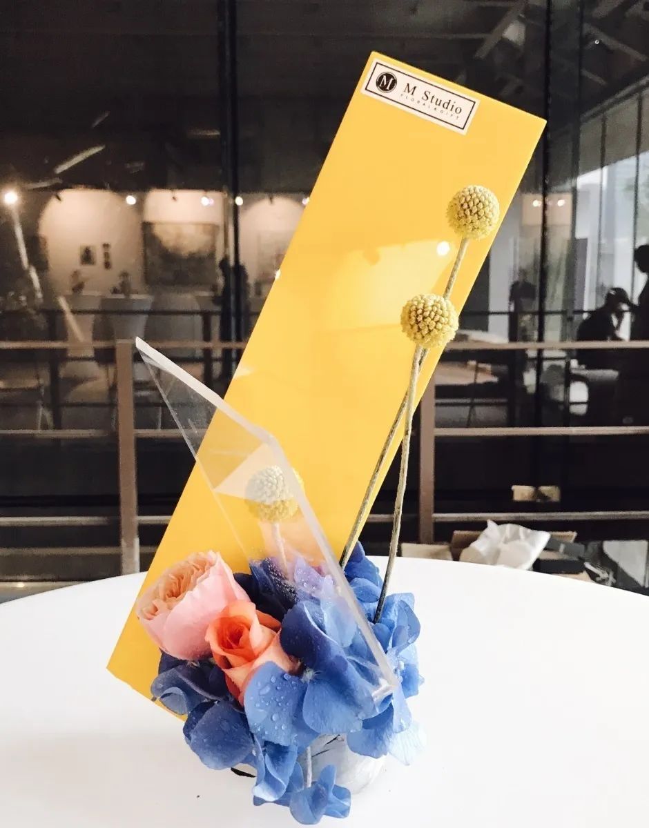 一不小心开了间花店，还和各种大牌合作，真的香