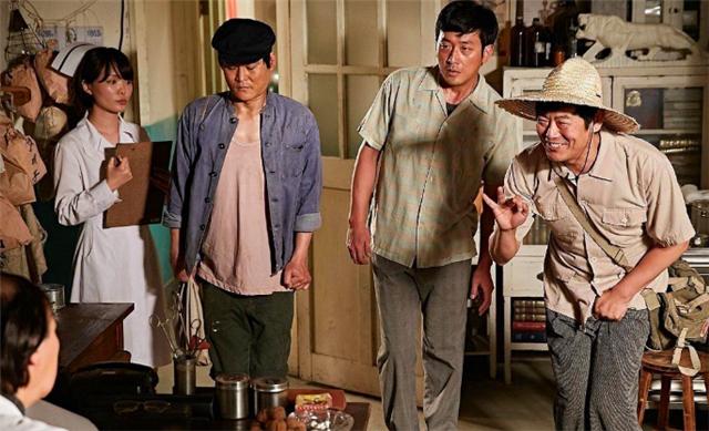 许三观卖血记的深度解析1分钟,活着和许三观卖血记的深度解析