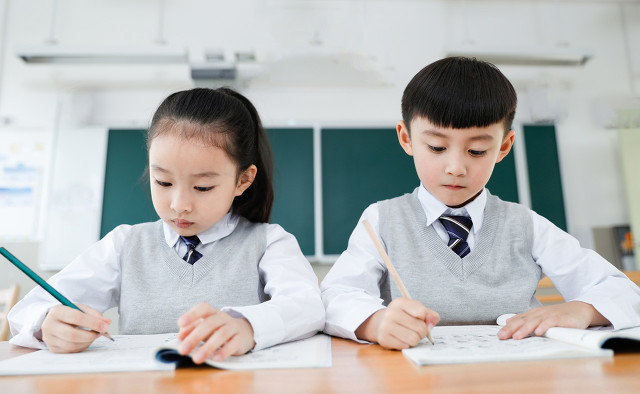 家长如何引导孩子练字,想让孩子学习练字怎么样做比较好