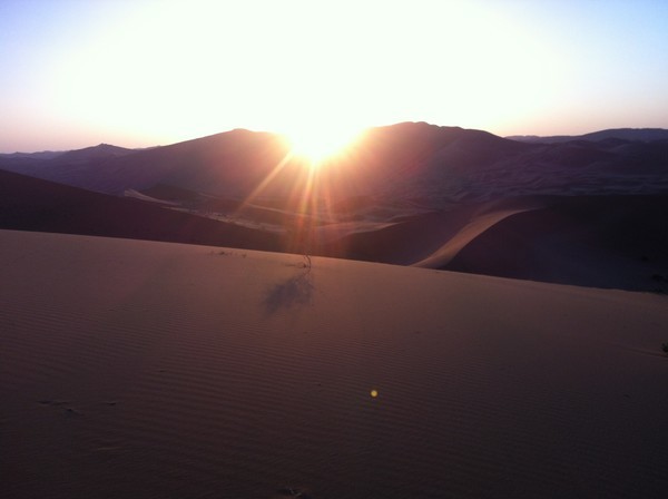 徒步穿越巴丹吉林沙漠路线,穿越巴丹吉林沙漠四日游