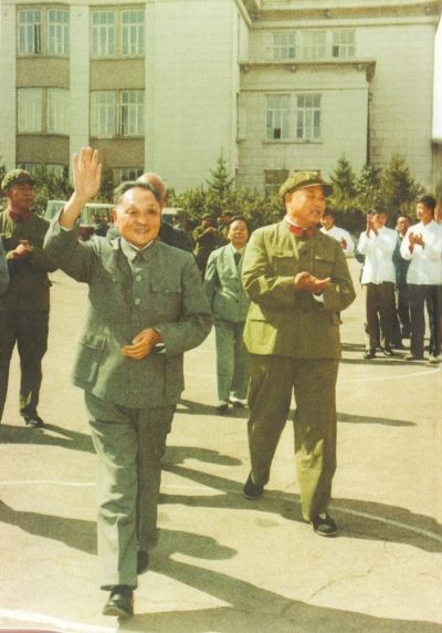 俏也不争春只把春来报,俏也不争春原诗