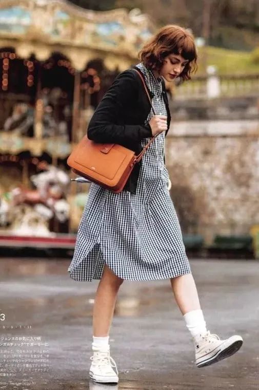 别再露脚踝了,今冬不流行露脚踝了露袜才更时髦