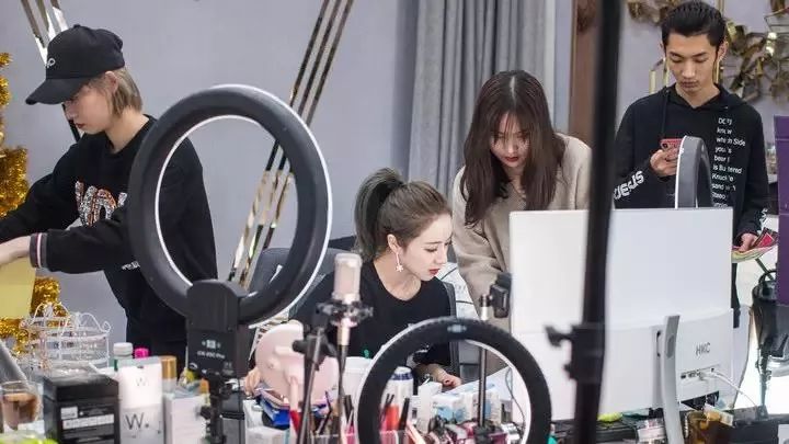 双11战报李佳琦,李佳琦vs薇娅双十一