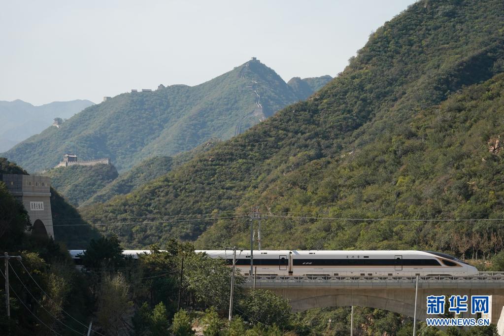 百年恰是风华正茂——致敬中国*产党共**成立100周年