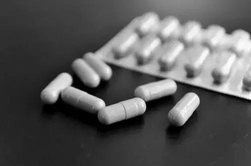 吃药饮水有讲究,吃药一定要用温开水