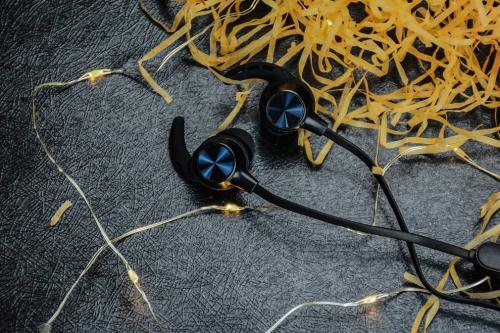 无线蓝牙耳机什么牌子的比较好,无线蓝牙耳机什么牌子的比较好用