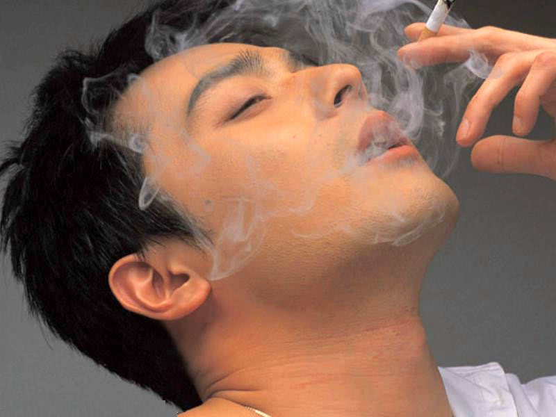 你讨厌老公(或男友)吸烟吗?如果讨厌,你会要求他戒掉吗?