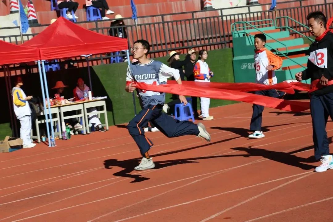 昆三中经开区学校升学率,昆明经开区昆三中校区