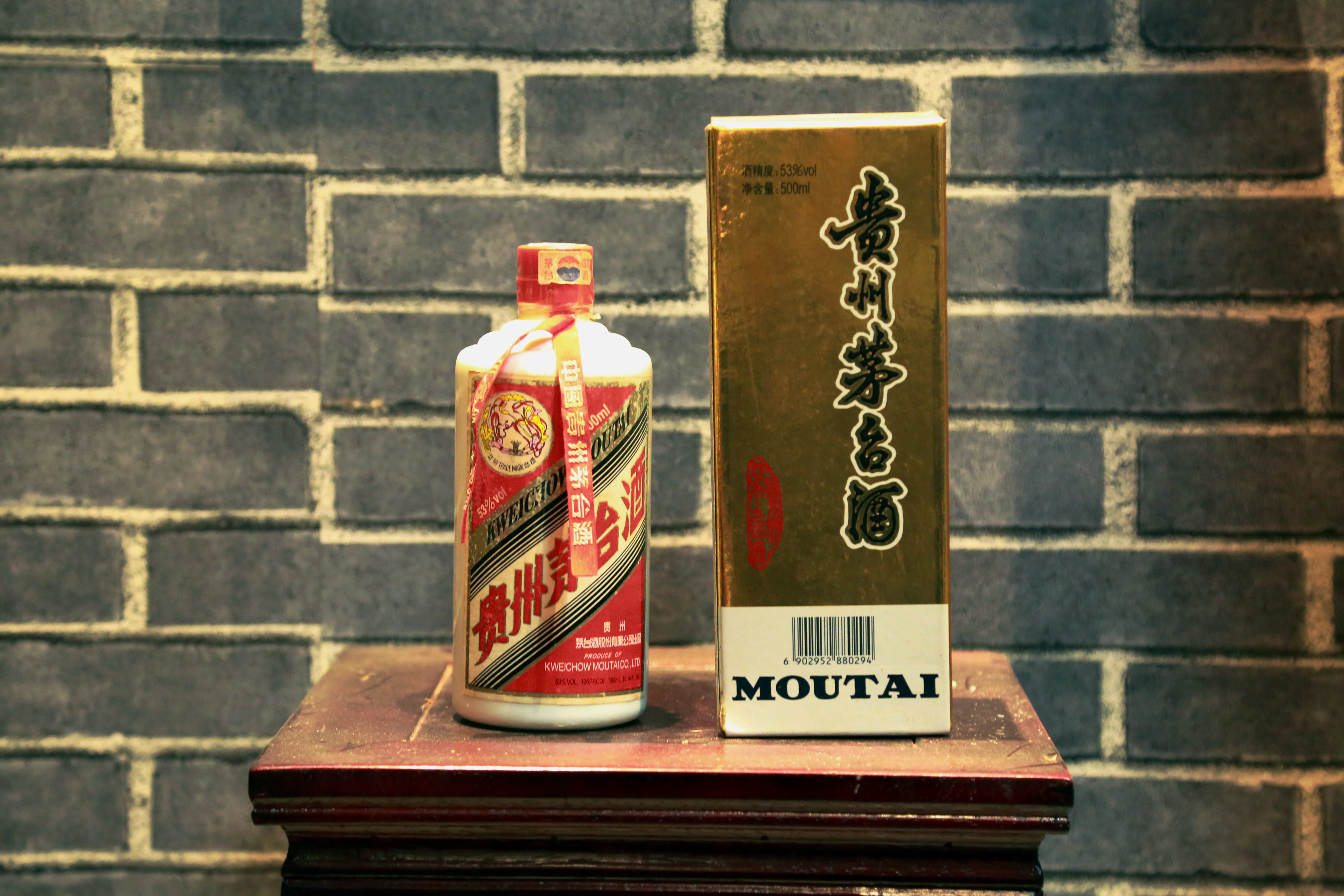 千册案卷诗煮酒，书简笔艳叹城垣——90后和他的佛系酒庄