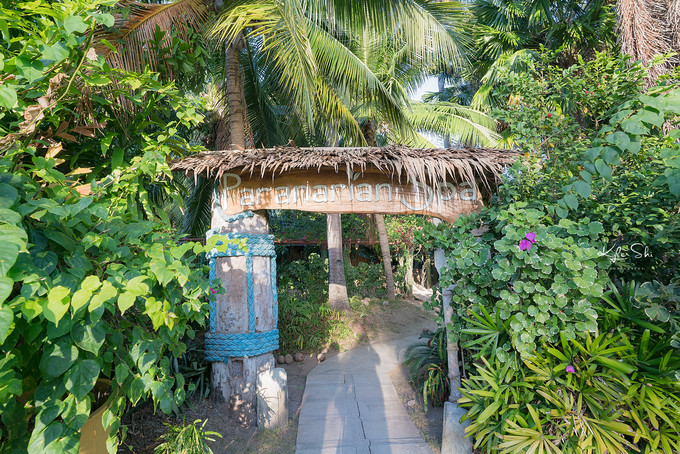 在海洋上与世隔绝的小岛,到大海里面就找一个小岛去生活