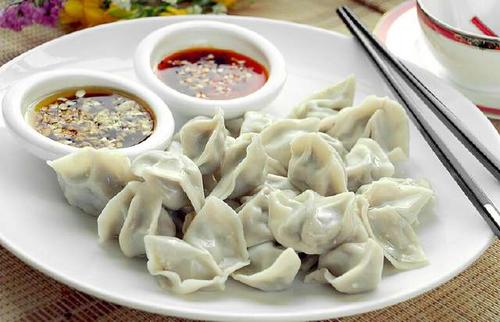 调的饺子馅发干不好吃?学会这4点小技巧,包出来的饺子香嫩多汁