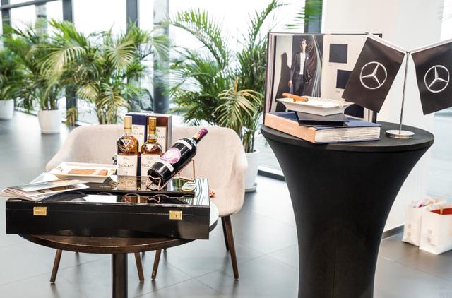 奔驰s级引领天下之势,引领天下之势奔驰s级广告