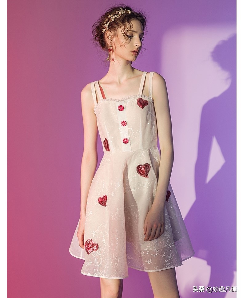 高端年会气质礼服推荐高级感,华丽设计感年会时尚轻奢高级礼服