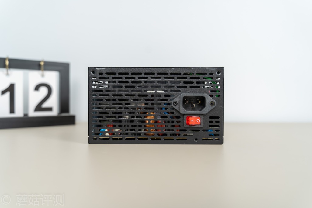 用料给力,安静稳定、Tt(Thermaltake)GT650W金牌全模组电源