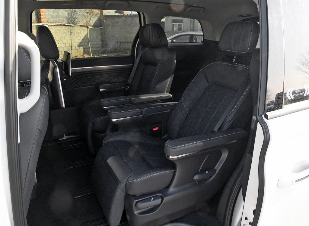 传祺gm8多少钱7座车,传祺gm8什么配置值得买