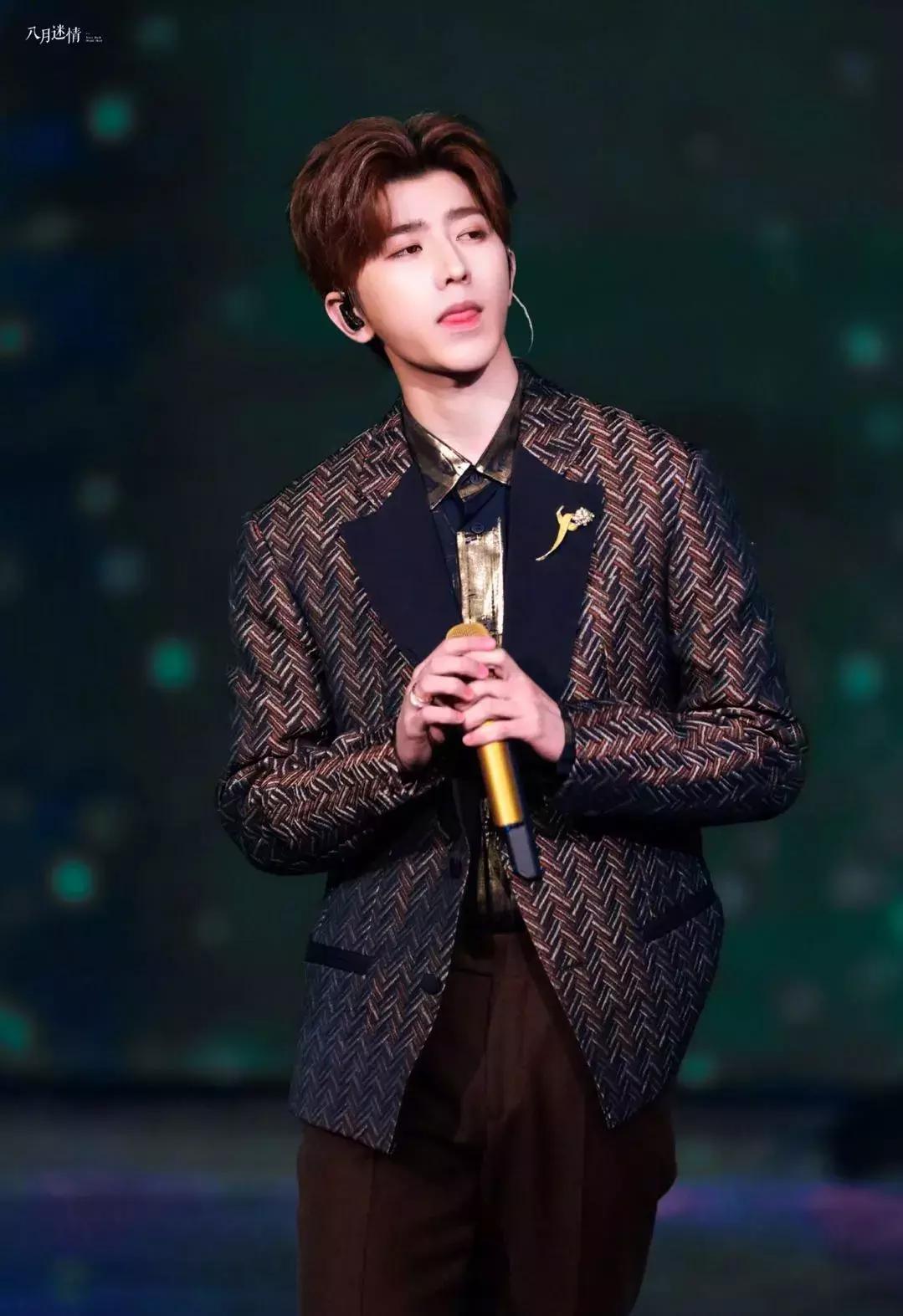 迪丽热巴杨幂夏天穿衣,热巴杨幂穿着