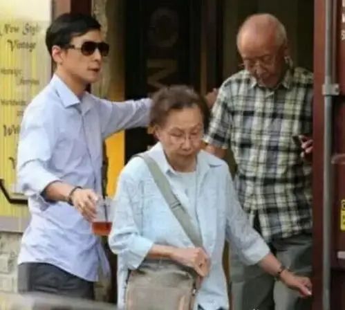 吴彦祖23岁到48岁变化,吴彦祖40岁状态照片