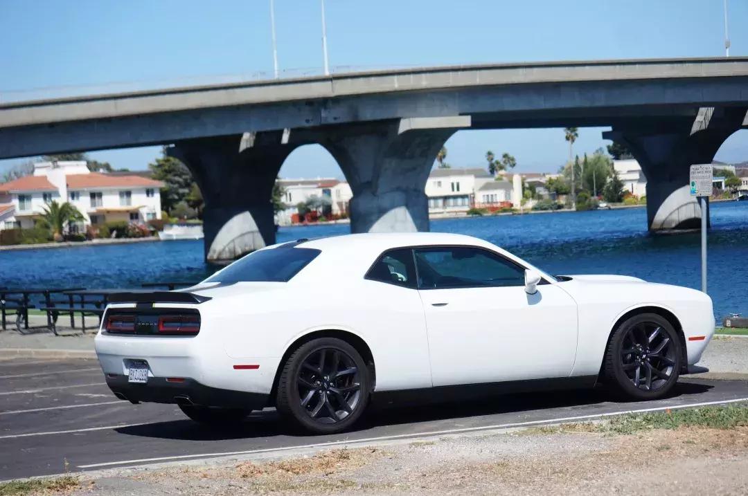 科迈罗挑战野马,科迈罗vs野马挑战者