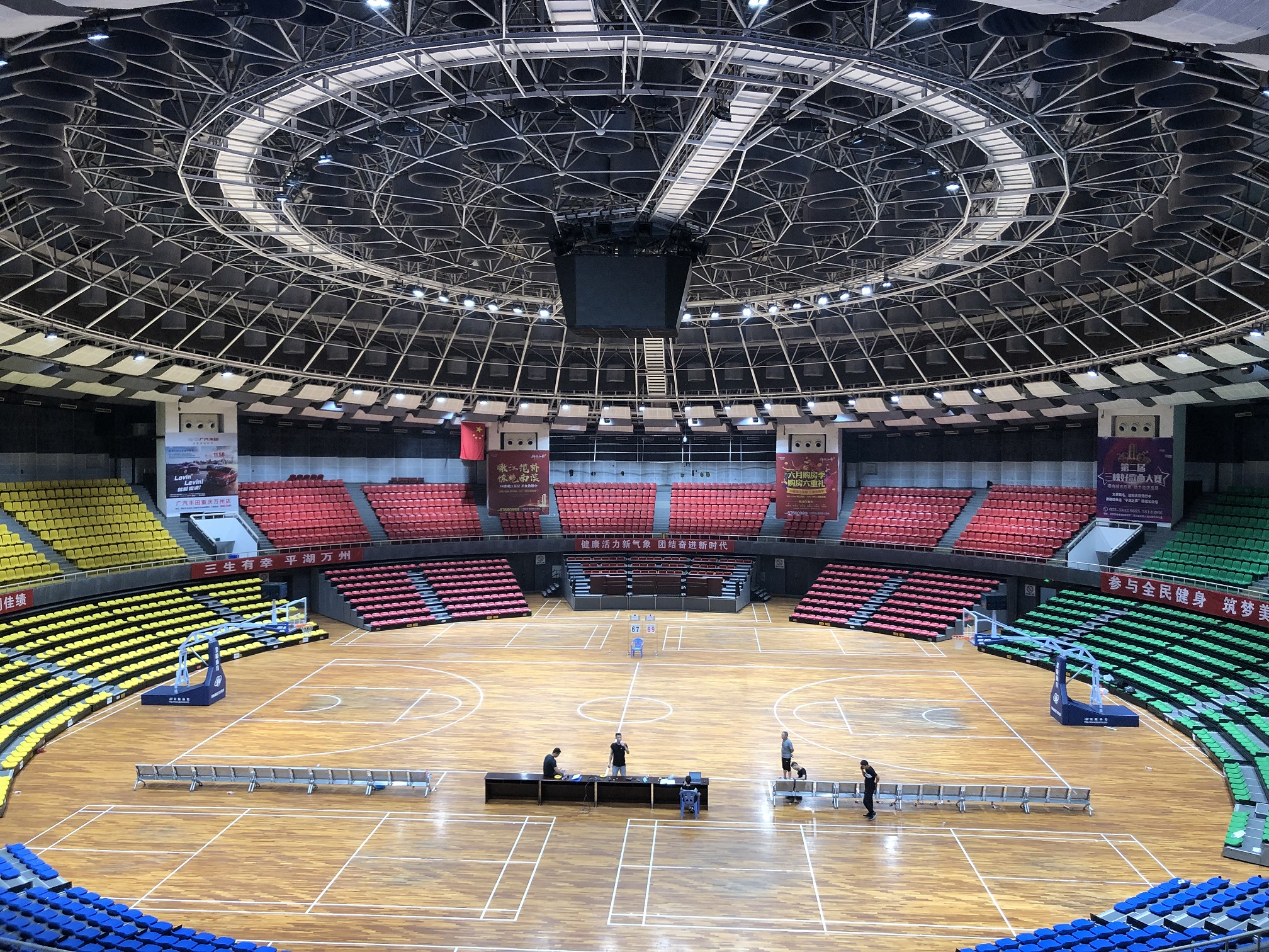 国足集训名单和之前的变化,国足场地灯光