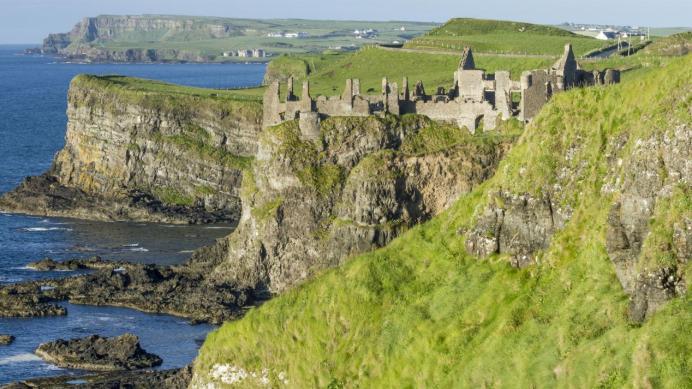 爱尔兰岛被称为绿宝石岛,爱尔兰岛简介