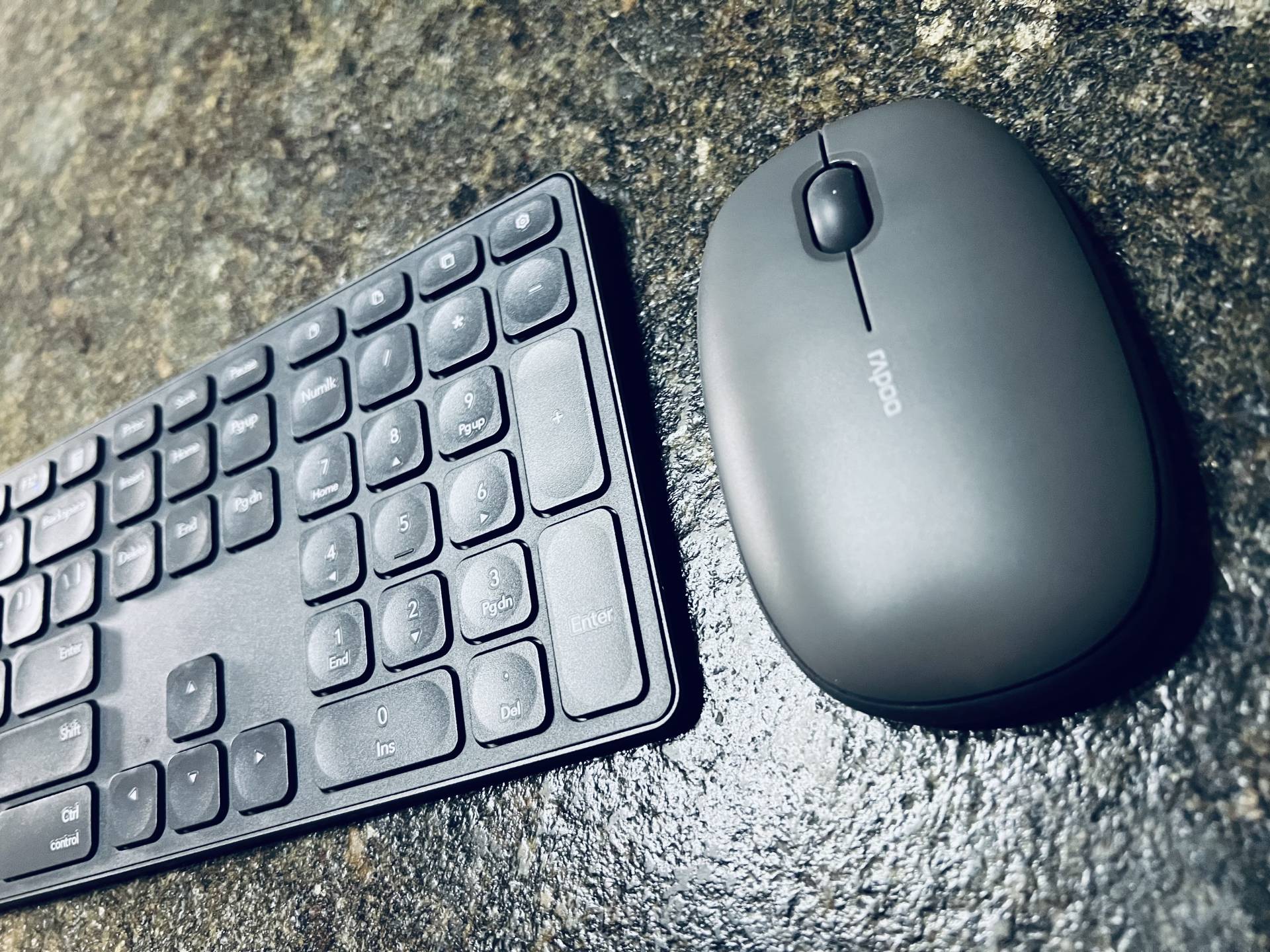 雷柏9050G多模式无线刀锋键鼠套装,雷柏8000无线键鼠单模还是双模