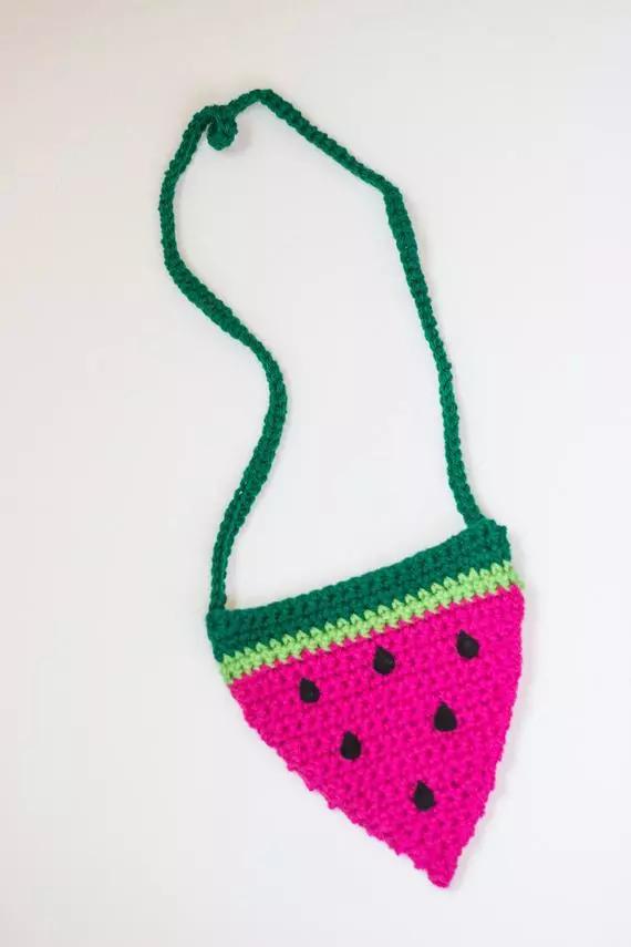 如何钩小包上的小装饰,钩个随身小包包好看