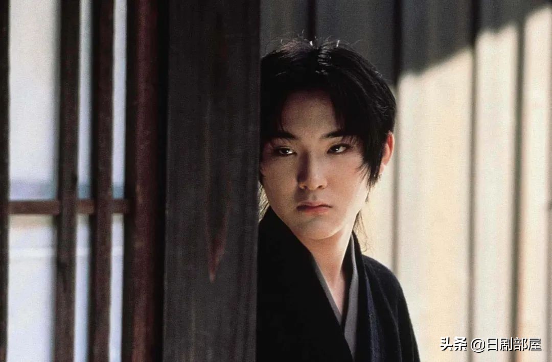 日本顶级星二代松田龙平，日本娱乐圈的另类*男美**