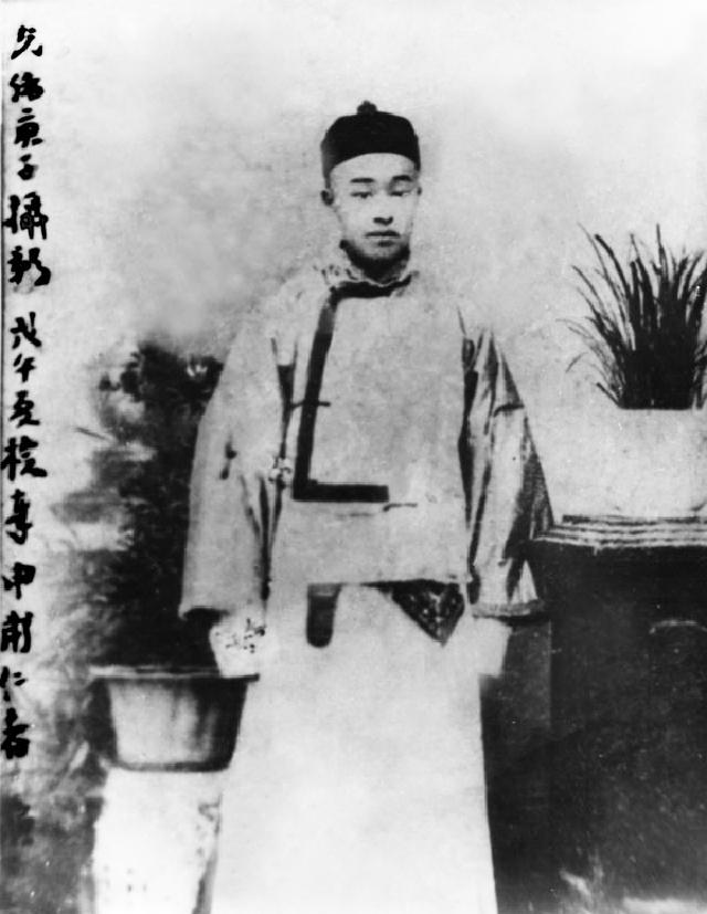 她本是*楼青***女妓**,嫁给皇室宗亲身价12000金,李叔同为此削发出家