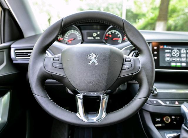 法国小钢炮标致308s,法系小钢炮308s