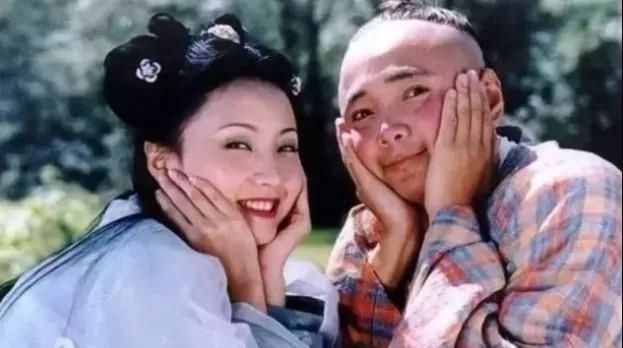 嫁给男导演的她们,为何如此纵容老公?