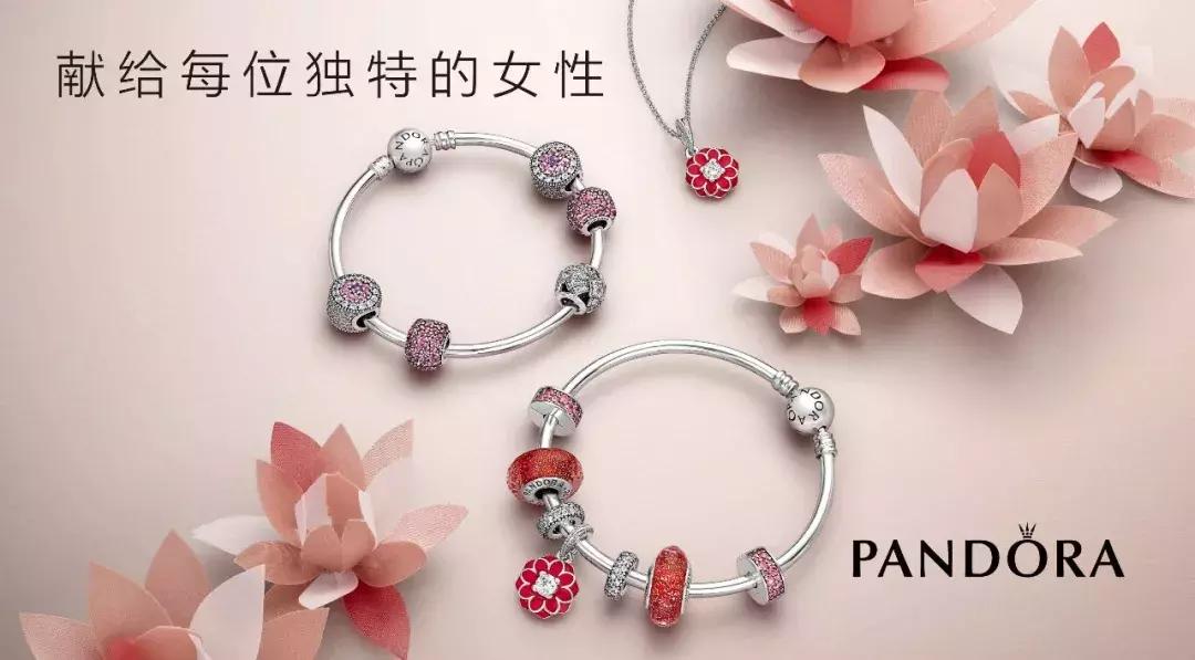 王诗龄炫富,李湘给王诗龄穿名牌包包