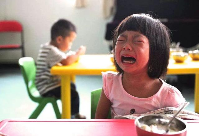 孩子上幼儿园生病妈妈焦虑,孩子上幼儿园反复生病我崩溃了