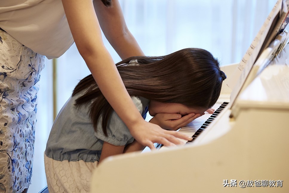 如何防止孩子抑郁情绪,家长如何帮助孩子走出抑郁情绪