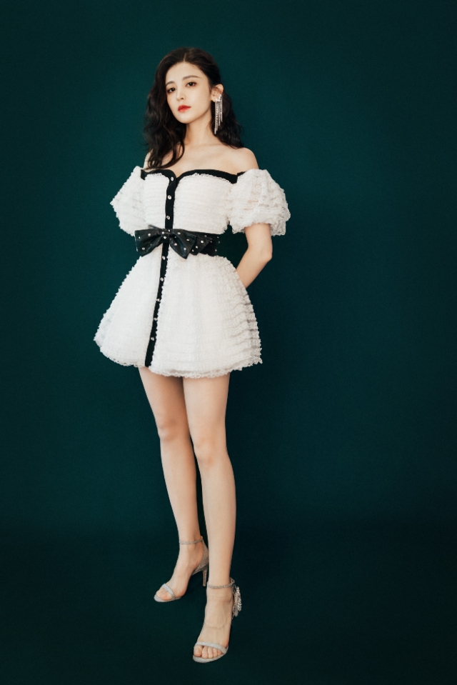 街拍复古风拍照姿势,街拍凹造型图片大全