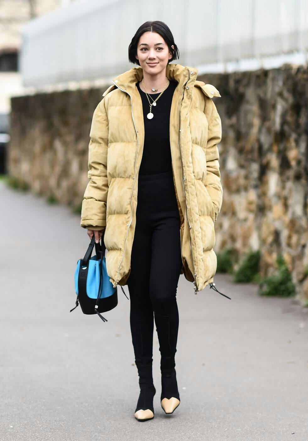 羽绒服穿上“不时髦”，时尚博主教你3招破解，洋气上档次