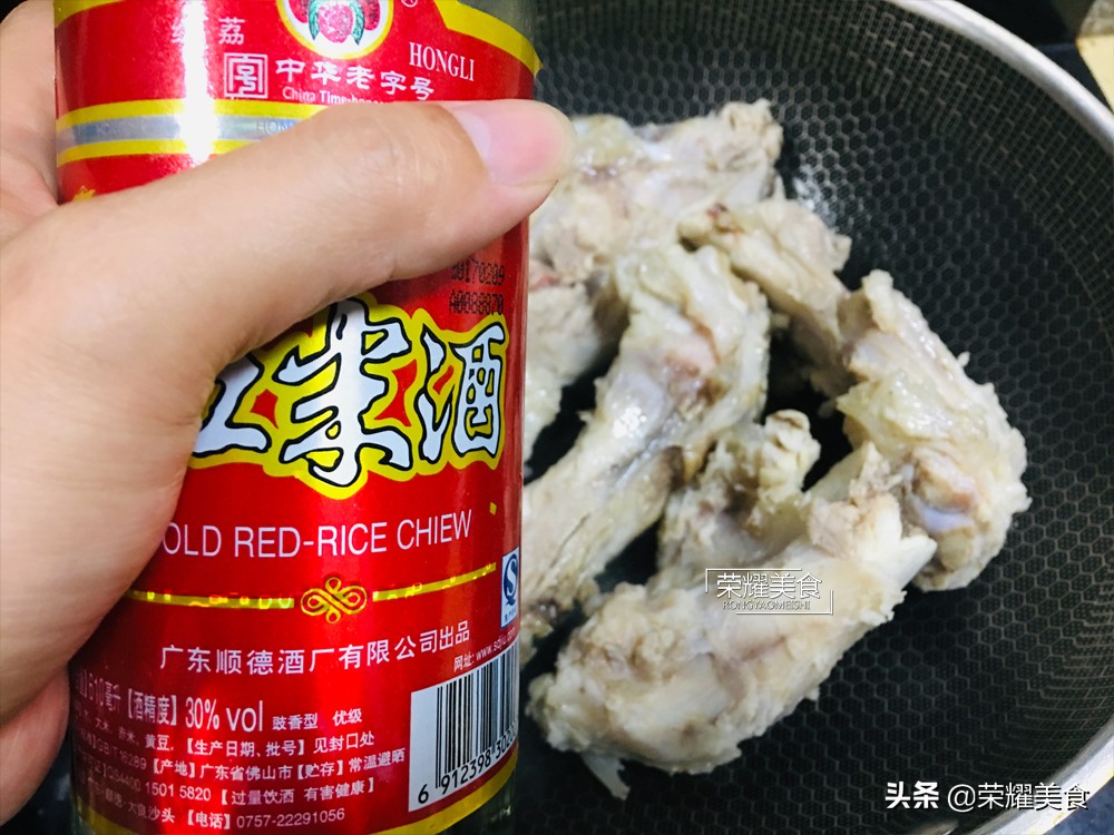 在家做牛骨汤底,做家常牛骨汤放什么佐料