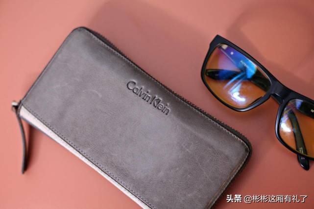 中年包包男款40到50岁翻毛皮,中年男人时尚新款休闲包