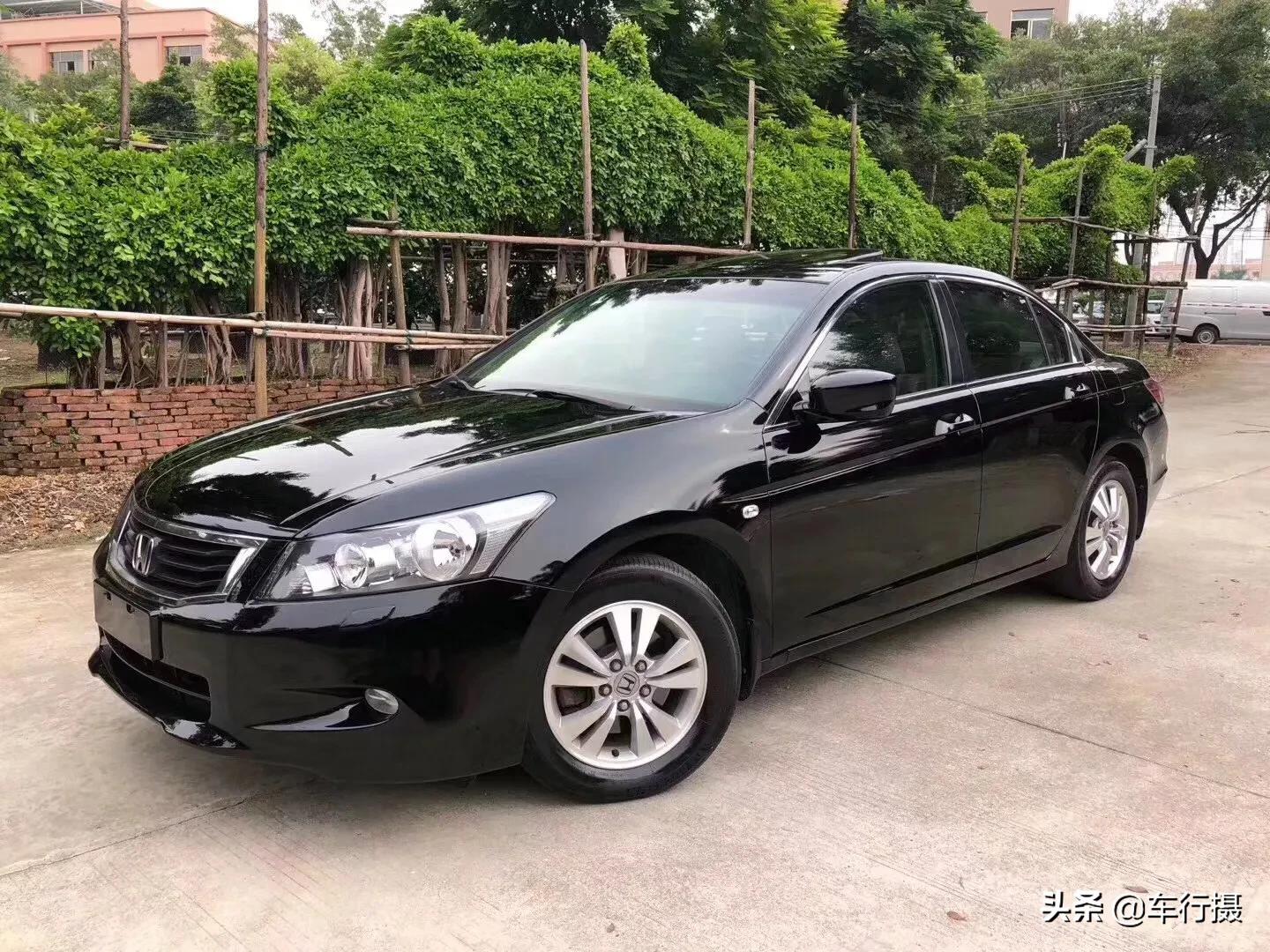 八代雅阁2.0高配内饰什么样,本田雅阁2.0八代半发动机照片