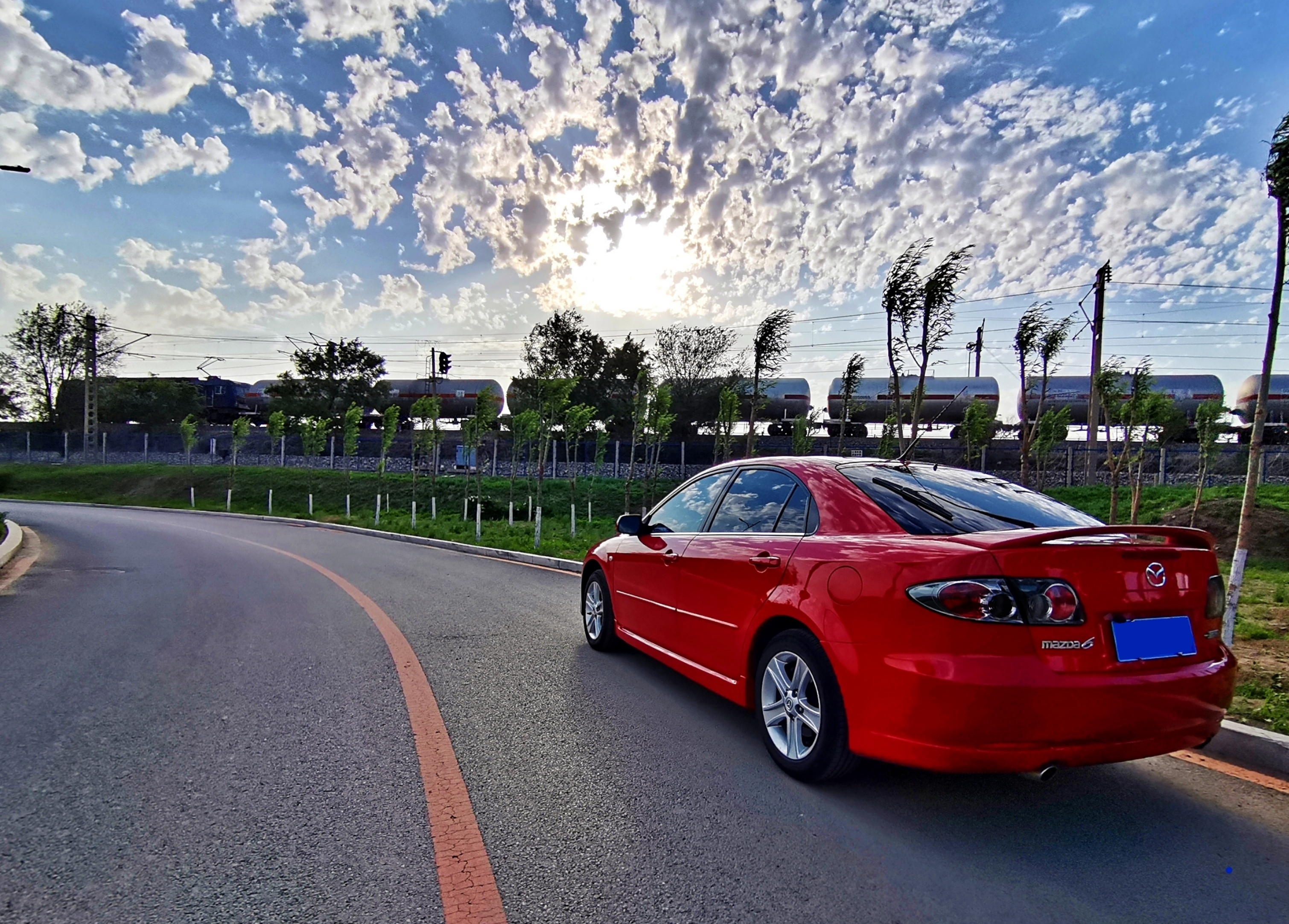 亮黑马自达6,亮灰马自达六