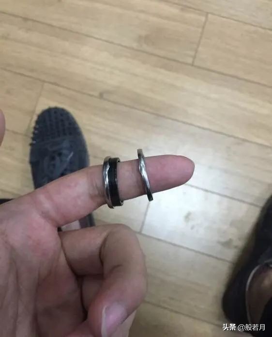 金手镯9000多买到假的完整版,18000黄金手镯