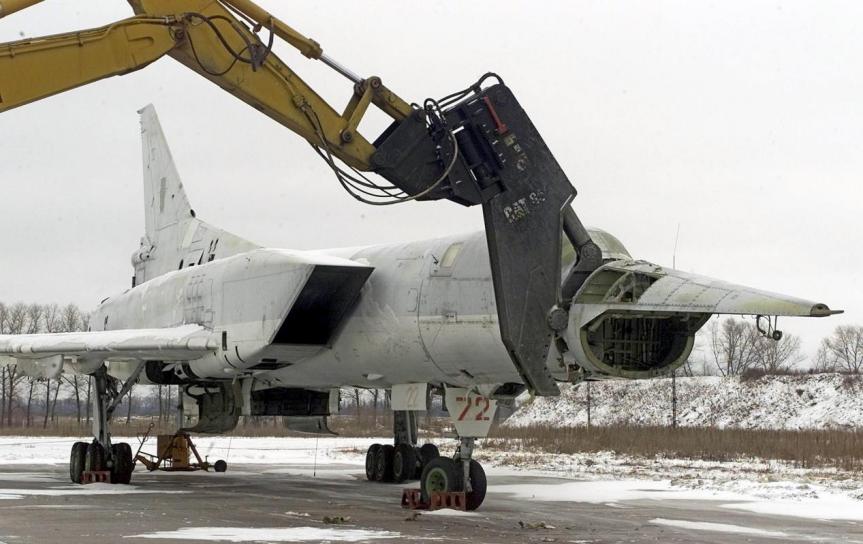 担心中国获得核心技术，美国强迫乌克兰销毁图纸，如今又故技重施