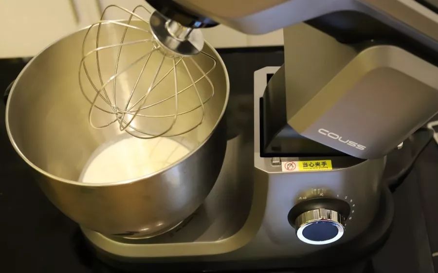 生日蛋糕简单不用烤箱,又简单又漂亮不用烤箱的生日蛋糕