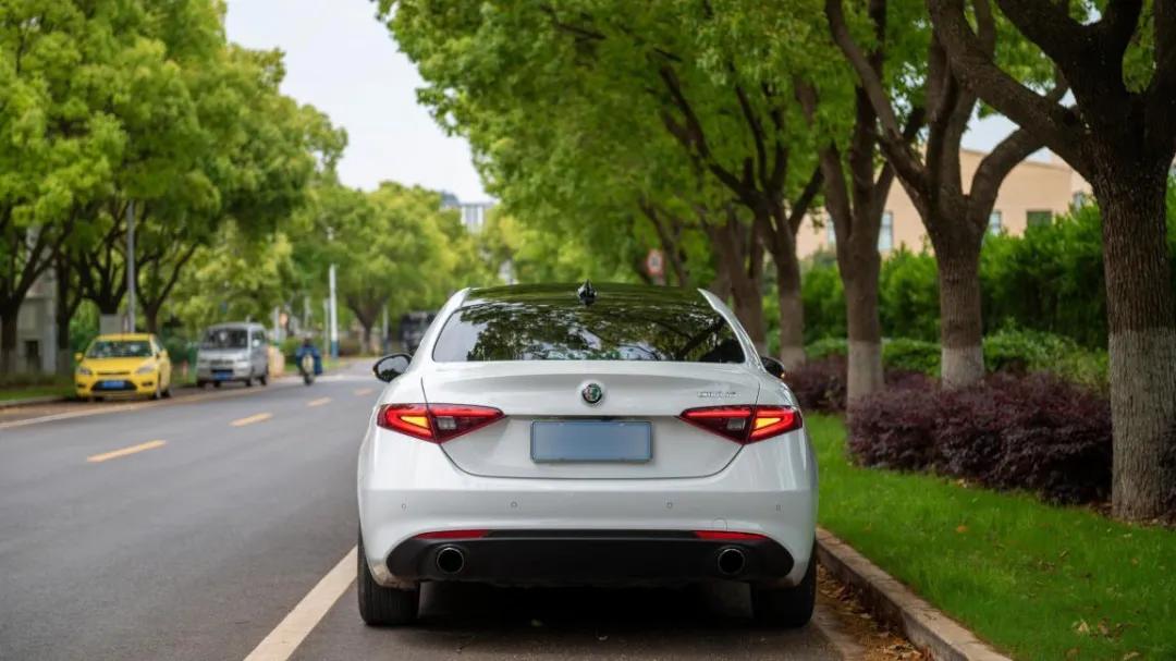 意大利风情满载的阿尔法罗密欧Giulia，还有个名字叫做“勇气”