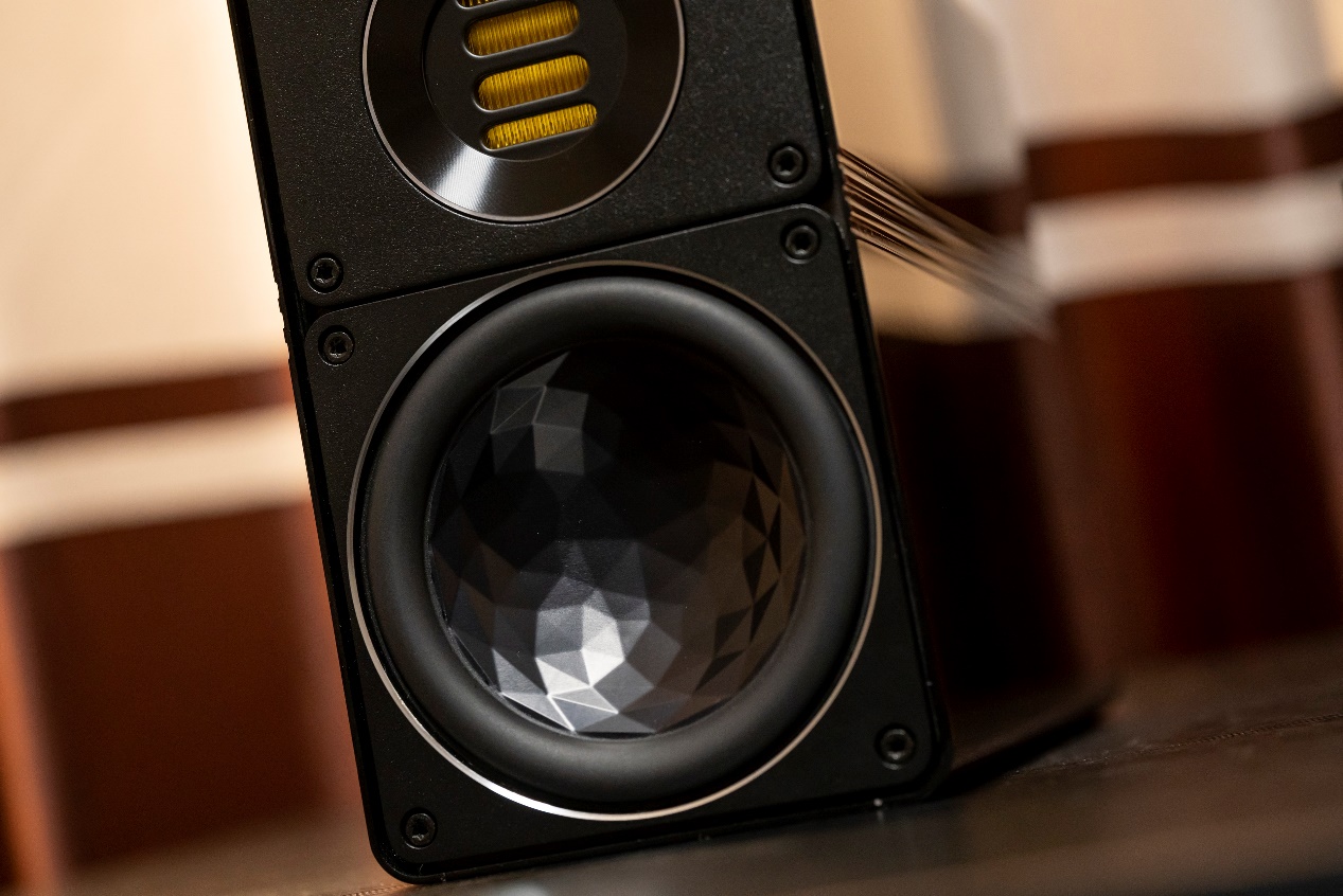 写给进阶音响爱好者—英国NAD+ELAC全功能套装把玩有感