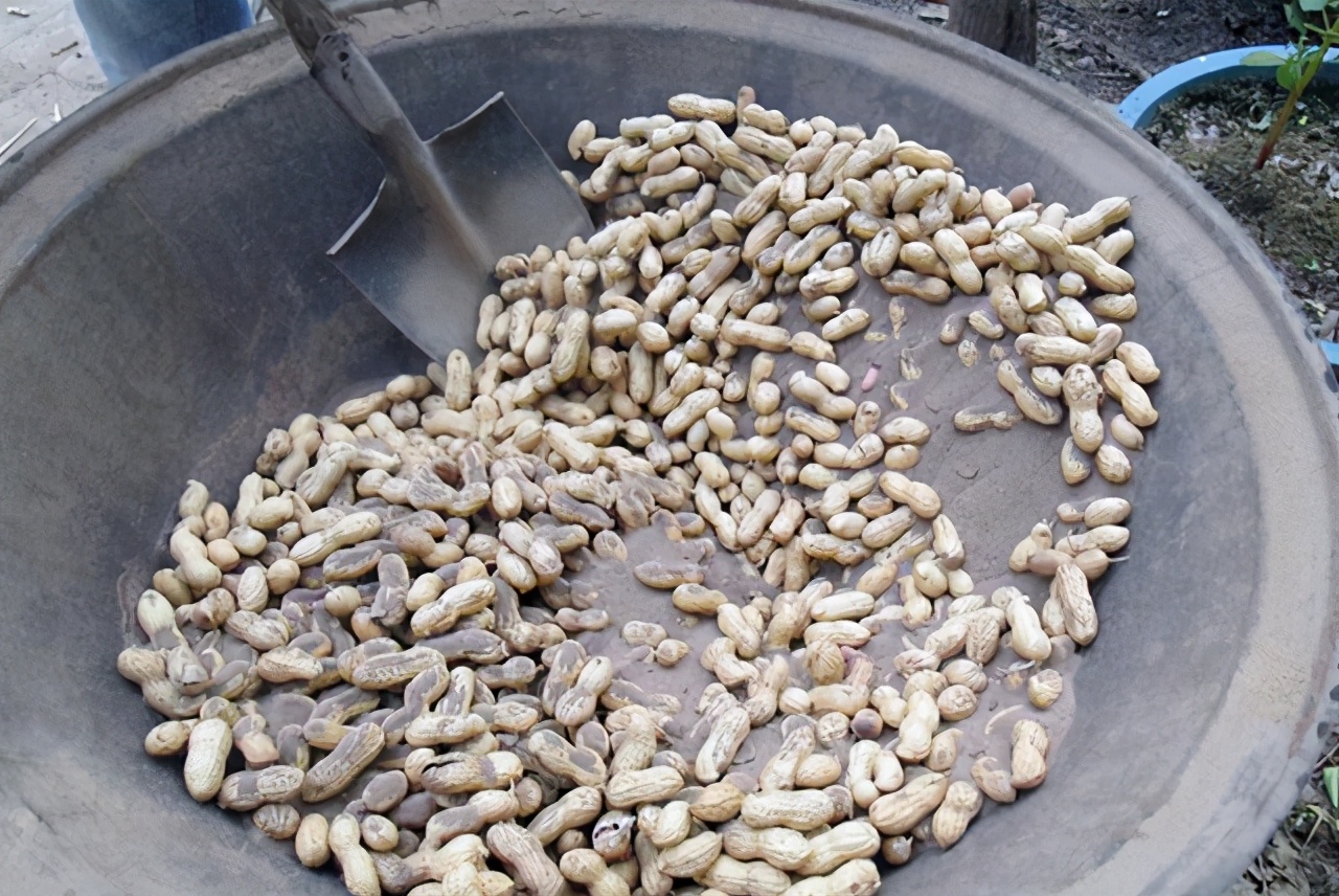 生花生10块钱一斤,摆摊五香花生多少钱一斤