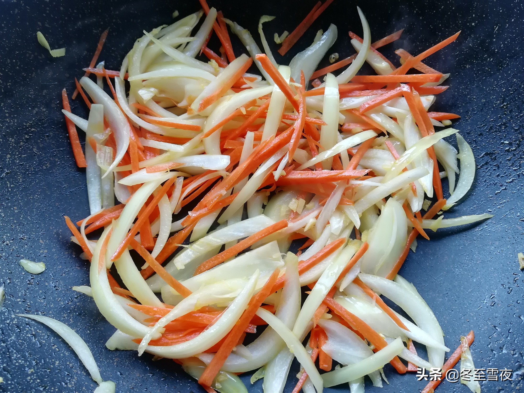 炒面面条怎么做视频,炒粉炒面怎么做不粘锅还炒不成形