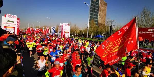 致敬郑州北龙湖,郑州暴雨感人瞬间致敬子弟兵