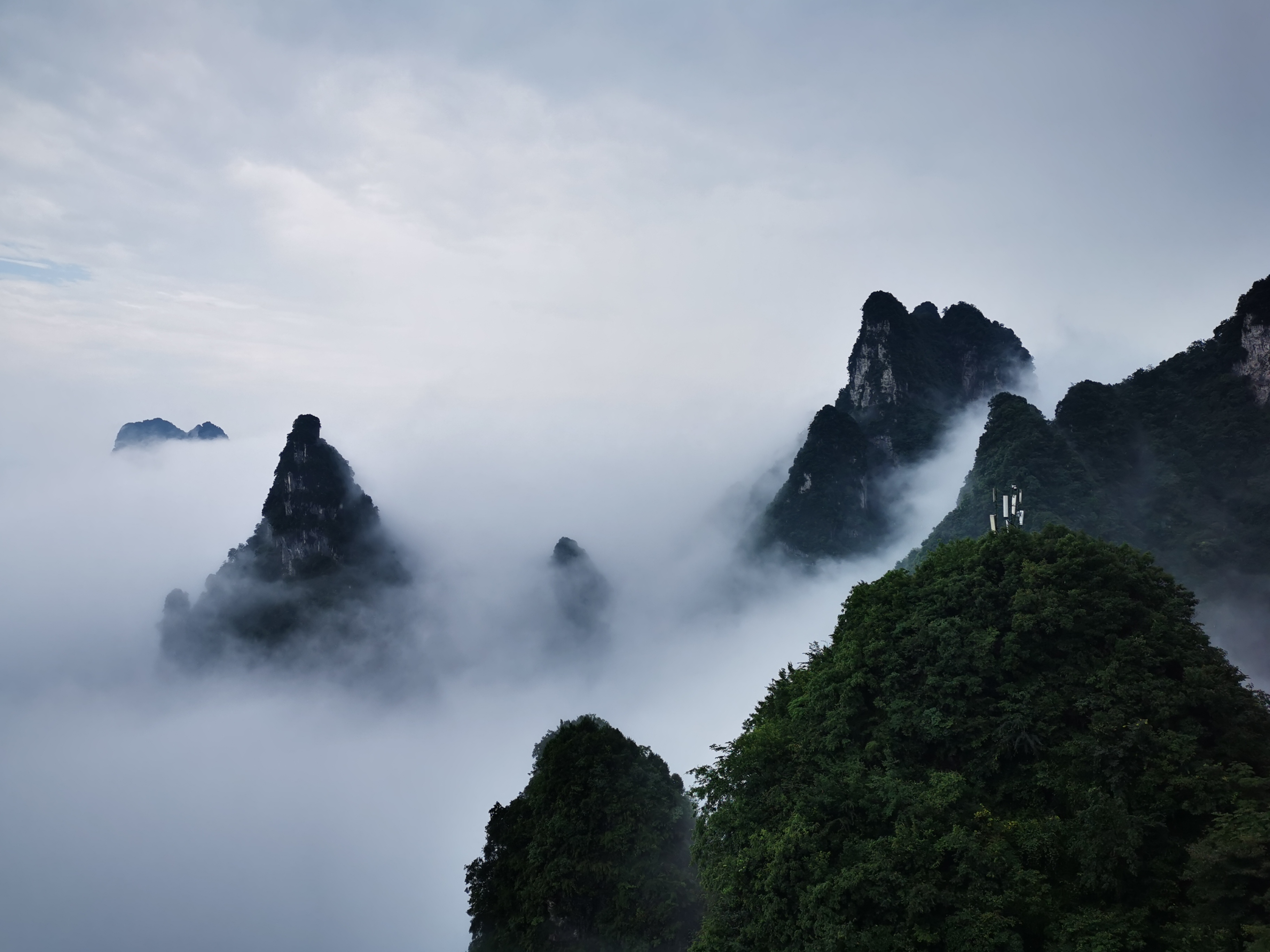 帮人挂靠买社保会出问题吗,给别人挂靠社保有什么风险吗