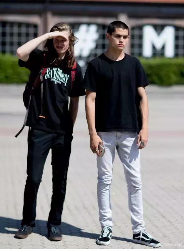 男士t恤穿大的好看吗,男士t恤怎么穿出时尚感