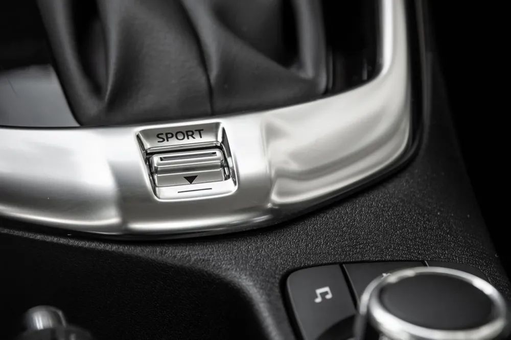 yaris鍥藉浠锋牸,涓扮敯yaris缇庣増